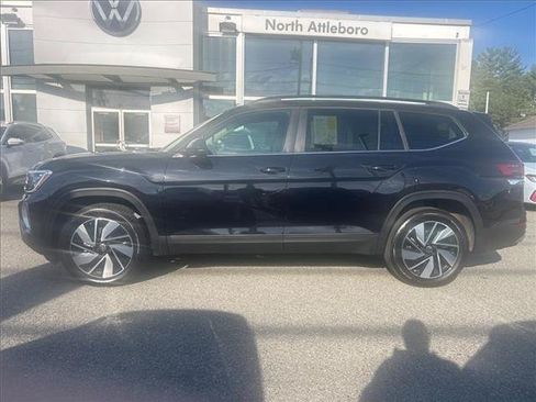 Used 2024 Volkswagen Atlas SE AWD/4WD image 8