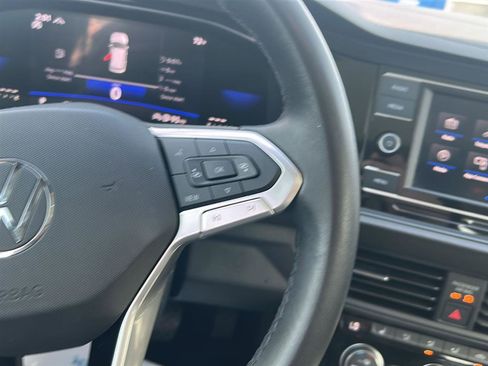 Certified 2023 Volkswagen Jetta SE w/ Panoramic Sunroof Package image 26