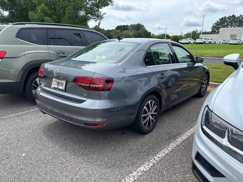 Used 2018 Volkswagen Jetta SE FWD image 15