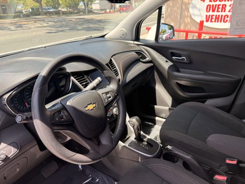 Used 2020 Chevrolet Trax LS w/ Tint and Cruise Package FWD image 11