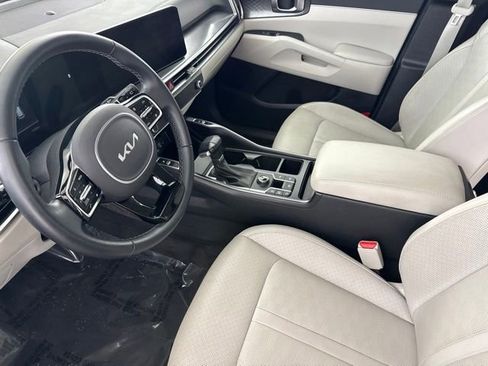 Certified 2025 Kia Sorento S w/ Panoramic Sunroof Package FWD image 22