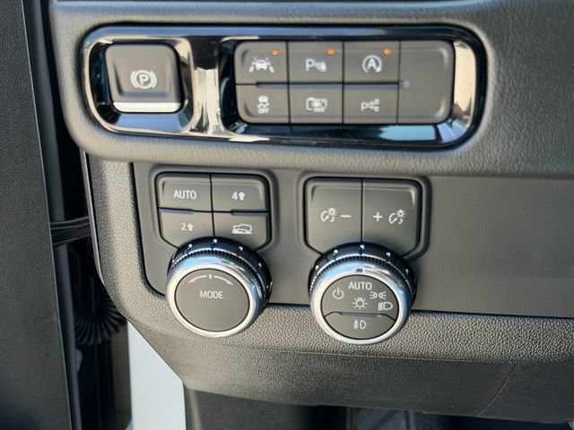 New 2026 GMC Yukon Denali AWD/4WD image 24