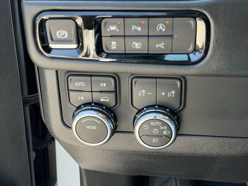 New 2026 GMC Yukon Denali AWD/4WD image 24