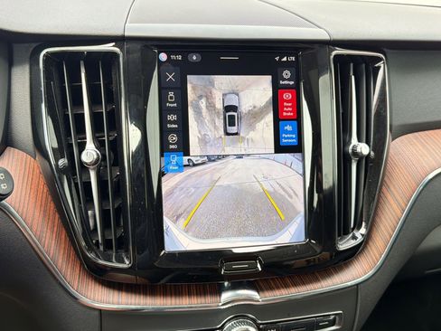 Used 2024 Volvo XC60 B5 Plus w/ Protection Package Premier AWD/4WD image 22