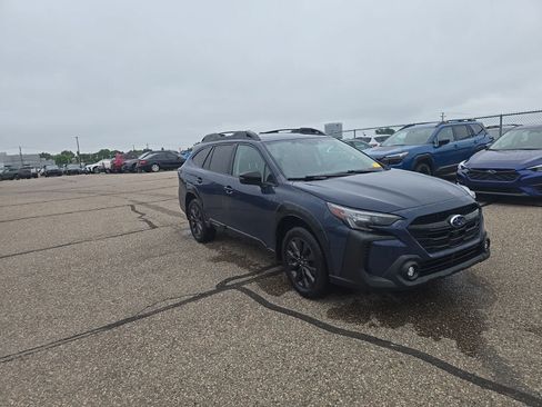 Used 2025 Subaru Outback Onyx Edition AWD/4WD image 4