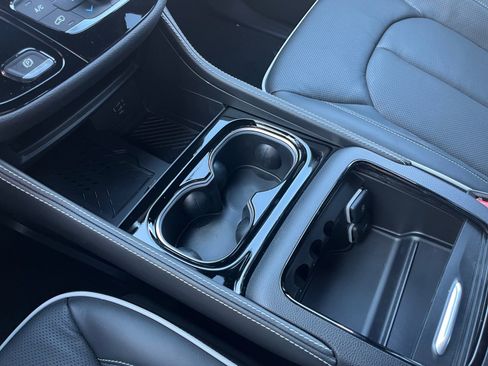 New 2026 Chrysler Pacifica Limited image 23