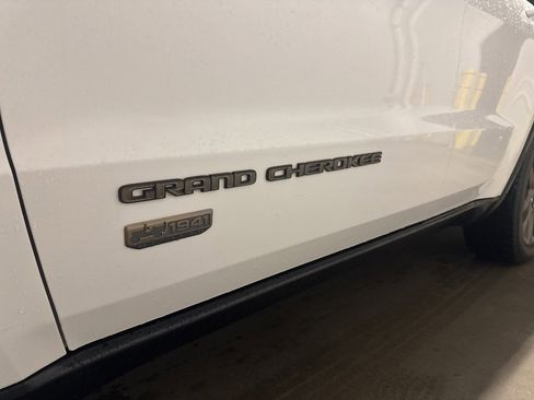 Used 2016 Jeep Grand Cherokee Limited 75th Anniversary image 5