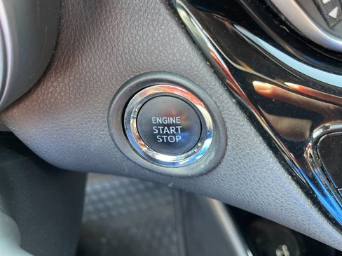 Used 2019 Toyota C-HR XLE FWD image 23