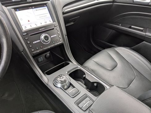 Used 2019 Ford Fusion Titanium image 21