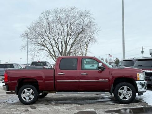 Used 2014 Chevrolet Silverado 2500 LT w/ Custom Sport Truck Package image 32