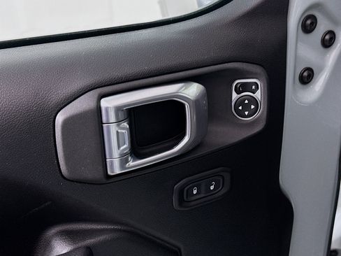 Used 2023 Jeep Wrangler Unlimited w/ Cold Weather Group image 15