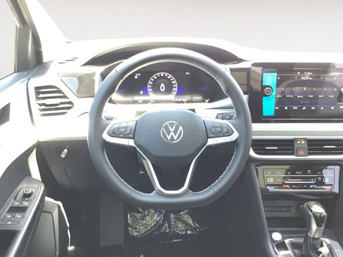 New 2026 Volkswagen Taos SE FWD image 16