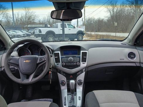 Used 2011 Chevrolet Cruze LS w/ Connectivity Package image 11