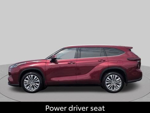 Certified 2026 Toyota Highlander Platinum AWD/4WD image 10