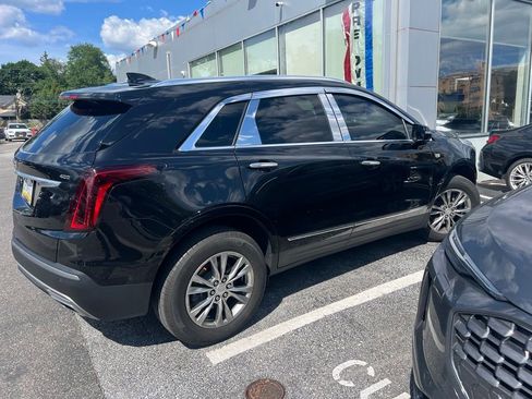 Used 2022 Cadillac XT5 Premium Luxury w/ Technology Package AWD/4WD image 3