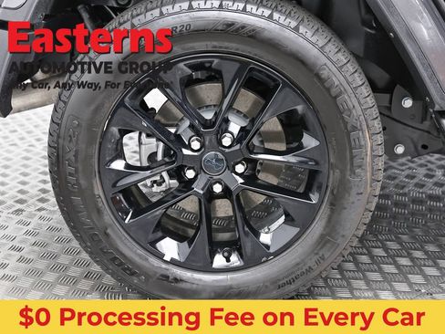 Used 2025 Jeep Wrangler Unlimited Sahara AWD/4WD image 27