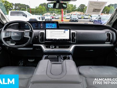 Used 2025 Ford Expedition Platinum AWD/4WD image 33
