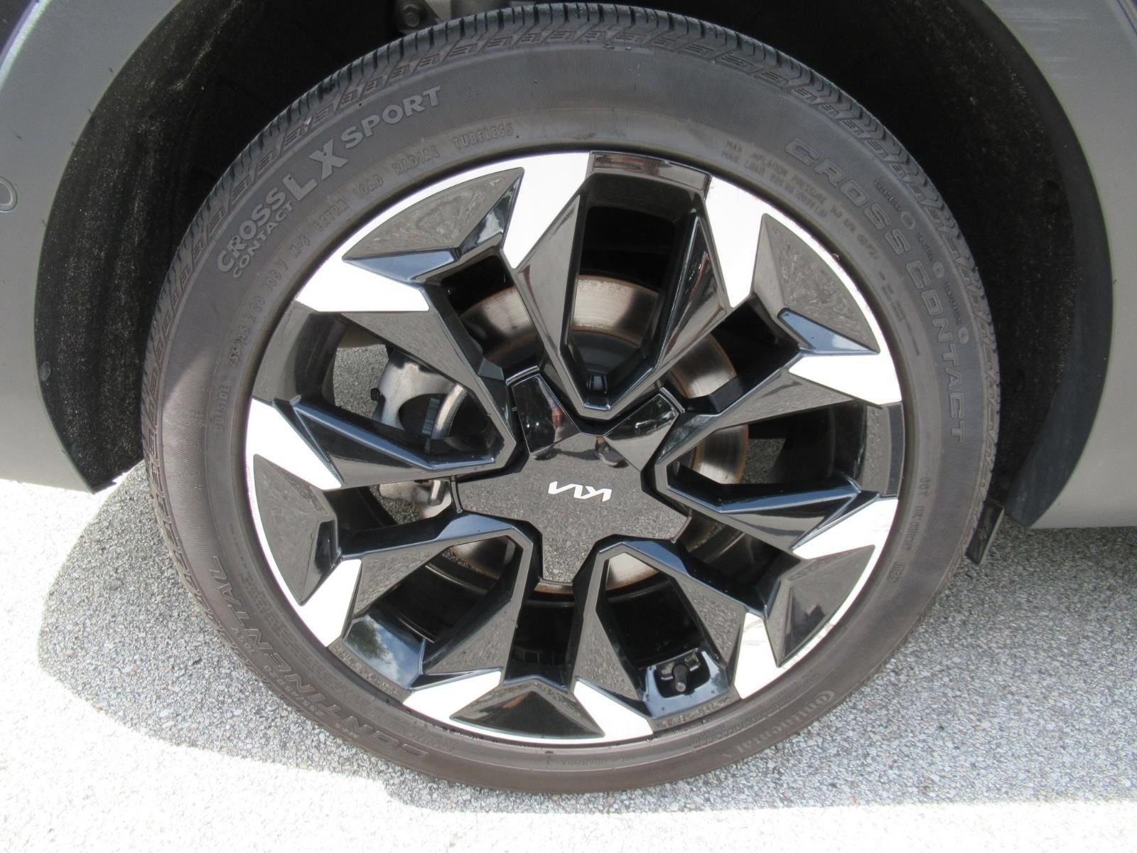 Used 2025 Kia Sorento SX FWD image 8