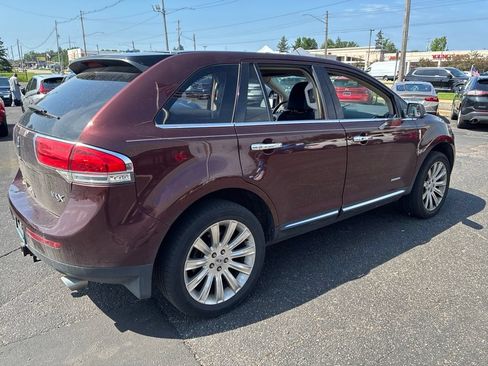 Used 2012 Lincoln MKX FWD image 4