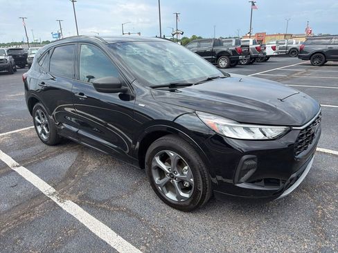 Used 2023 Ford Escape ST-Line w/ Tech Pack #1 AWD/4WD image 6
