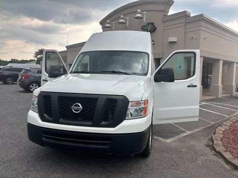 Used 2021 Nissan NV 2500 SV w/ Back Door Glass Package RWD image 19
