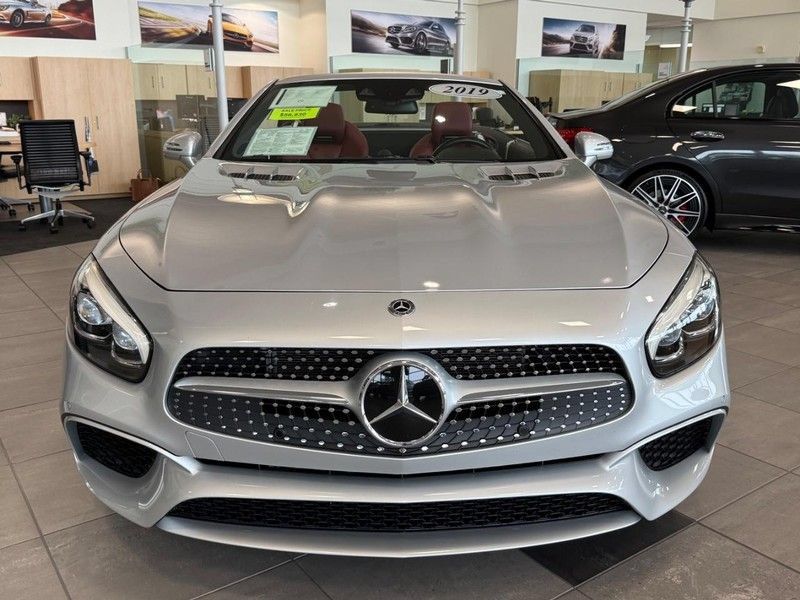Used 2019 Mercedes-Benz SL 550 image 6