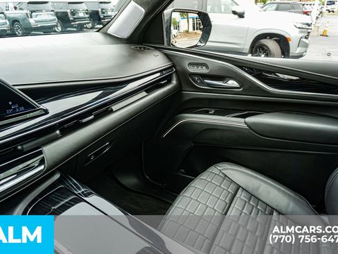 Used 2024 Cadillac Escalade ESV V AWD/4WD image 64