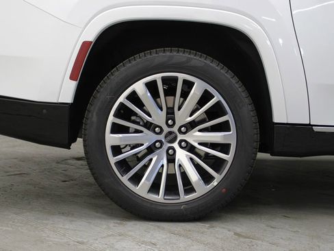 New 2025 Jeep Wagoneer L Series II image 44