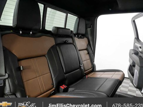 Used 2023 Chevrolet Silverado 1500 High Country w/ High Country Premium Package AWD/4WD image 21