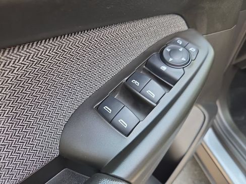 Used 2025 Chevrolet TrailBlazer LS w/ LS Convenience Package FWD image 18