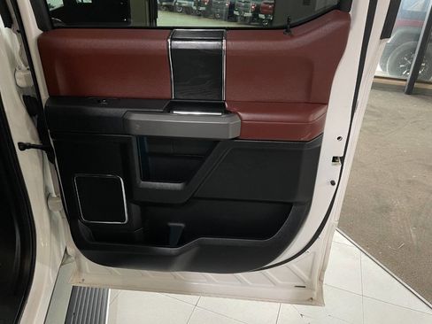 Used 2019 Ford F150 Platinum w/ Equipment Group 701A Luxury image 27