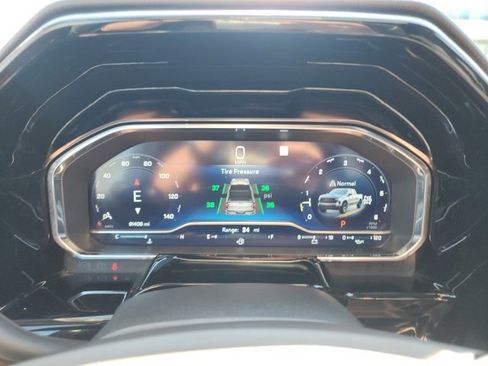 Used 2022 Chevrolet Silverado 1500 LT Trail Boss w/ LT Trail Boss Premium Package image 40