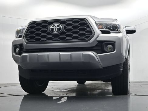Used 2021 Toyota Tacoma TRD Sport AWD/4WD image 47