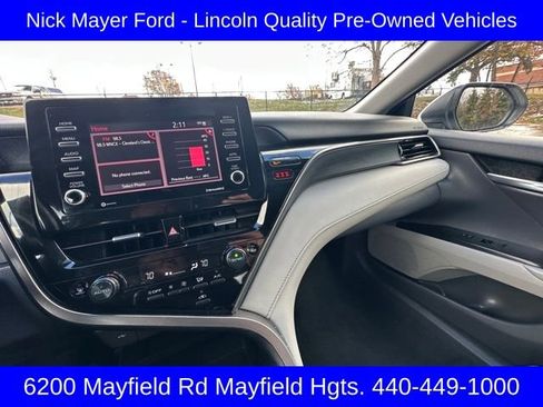 Used 2023 Toyota Camry SE image 16