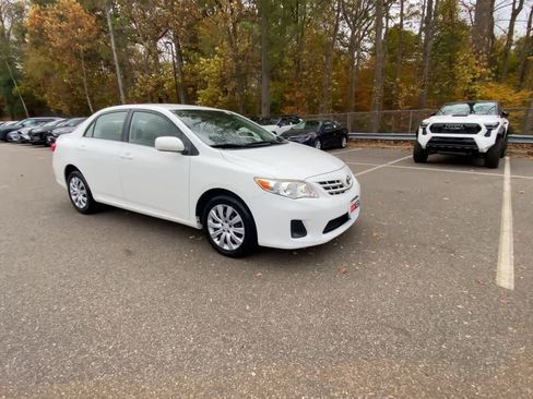 Used 2013 Toyota Corolla LE image 8