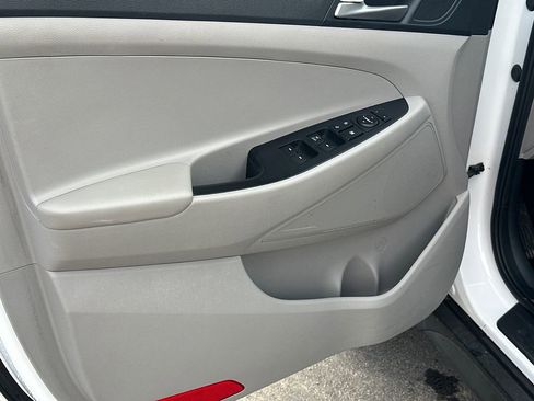 Used 2019 Hyundai Tucson SE image 17