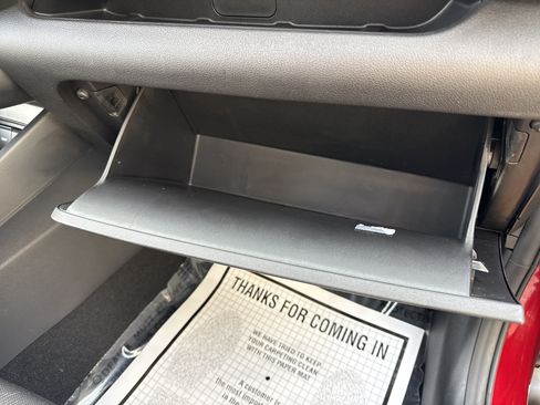 Used 2025 Hyundai Venue SEL FWD image 25