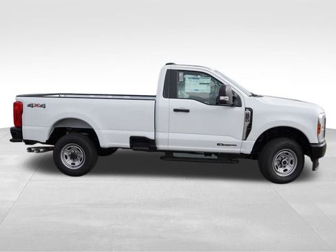New 2026 Ford F250 XL w/ F-250 >10K GVWR Package image 2