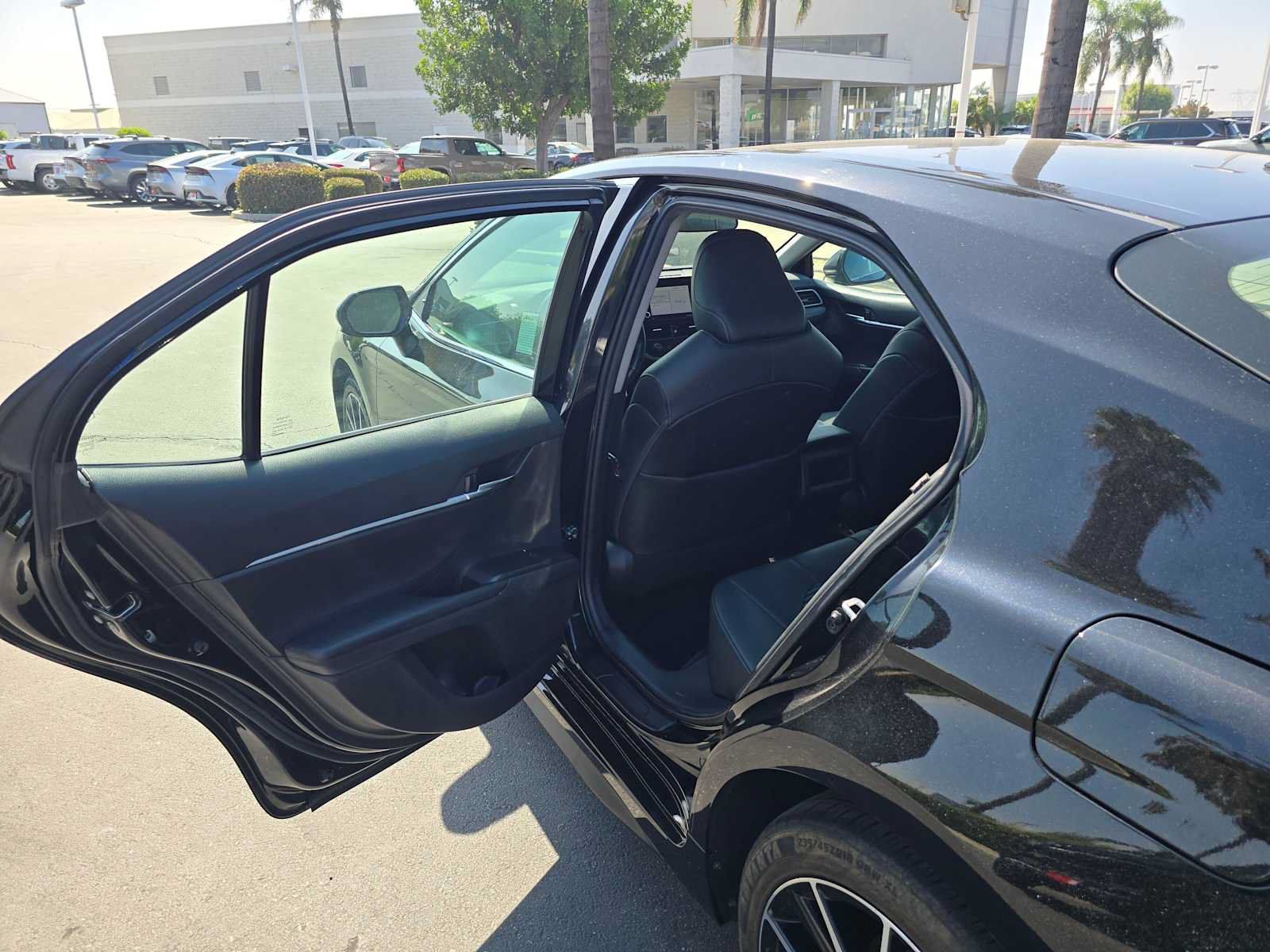 Used 2021 Toyota Camry SE FWD image 15
