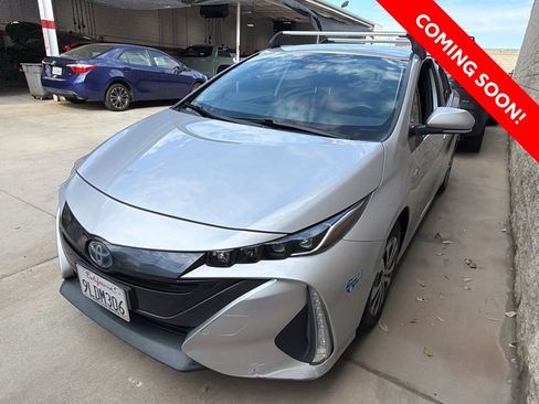 Certified 2021 Toyota Prius Prime LE FWD image 3
