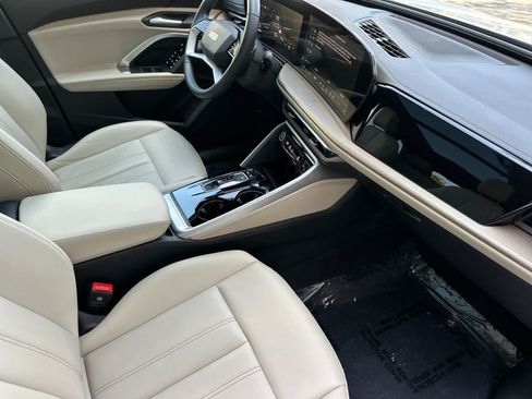 Used 2025 Audi Q5 Premium w/ Convenience Package AWD/4WD image 16