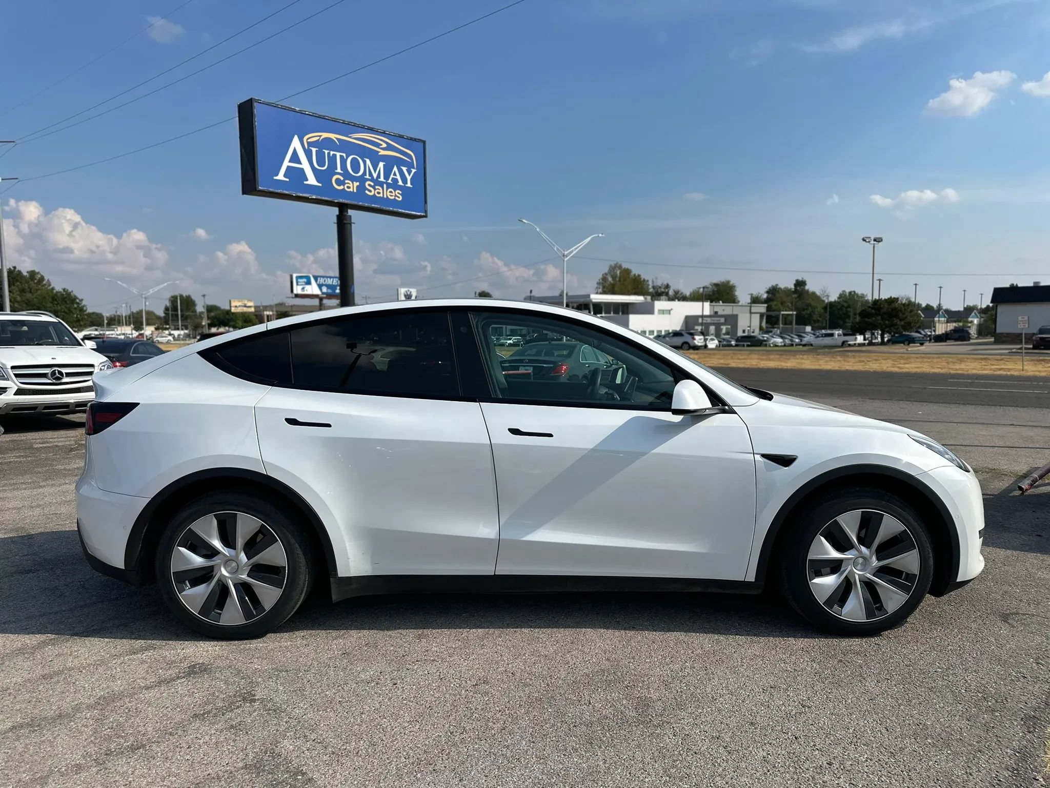 Used 2021 Tesla Model Y 2WD image 6