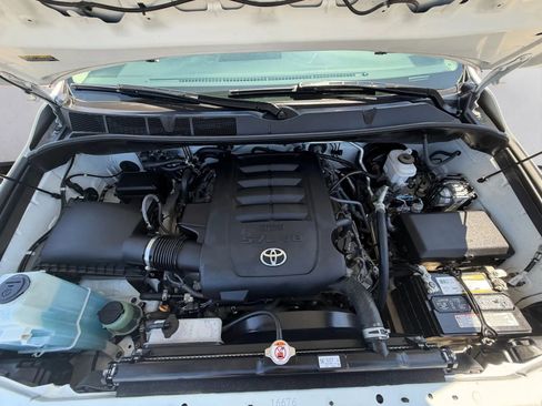 Used 2020 Toyota Sequoia TRD Pro w/ Carpet Mat Package (TMS) AWD/4WD image 41