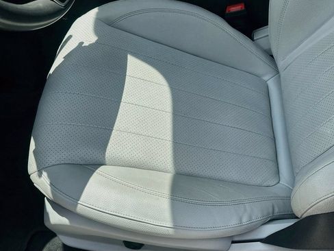 Used 2022 Mercedes-Benz E 350 Sedan image 20