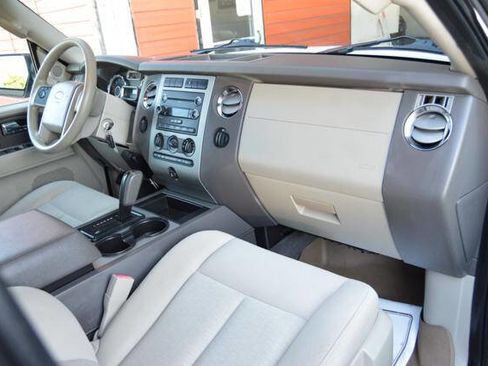 Used 2010 Ford Expedition XLT AWD/4WD image 14