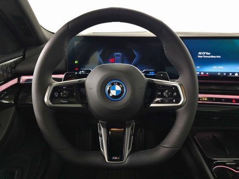 New 2026 BMW 550e xDrive image 16