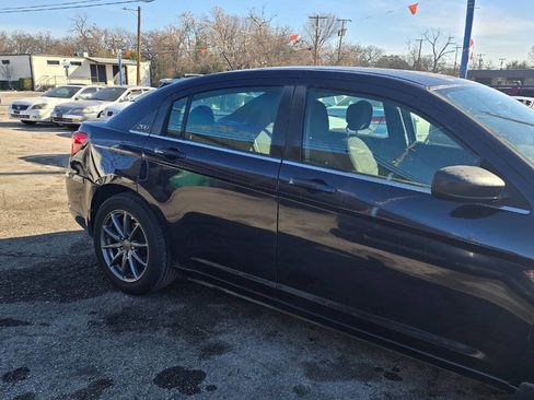 Used 2012 Chrysler 200 Touring image 6