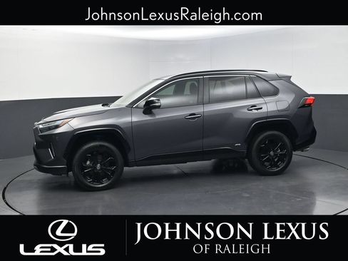 Used 2022 Toyota RAV4 XSE AWD/4WD image 2