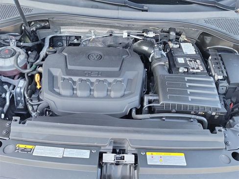 Used 2022 Volkswagen Tiguan SE image 29
