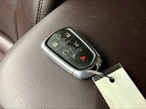 Used 2023 Cadillac XT6 Premium Luxury w/ Technology Package FWD image 12